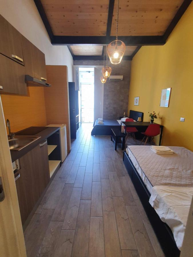 Emyjo Central B&B Неаполь Экстерьер фото